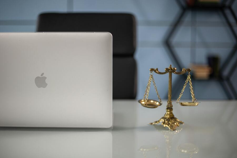 Civil Law vs Common Law Explained for Legal Translation